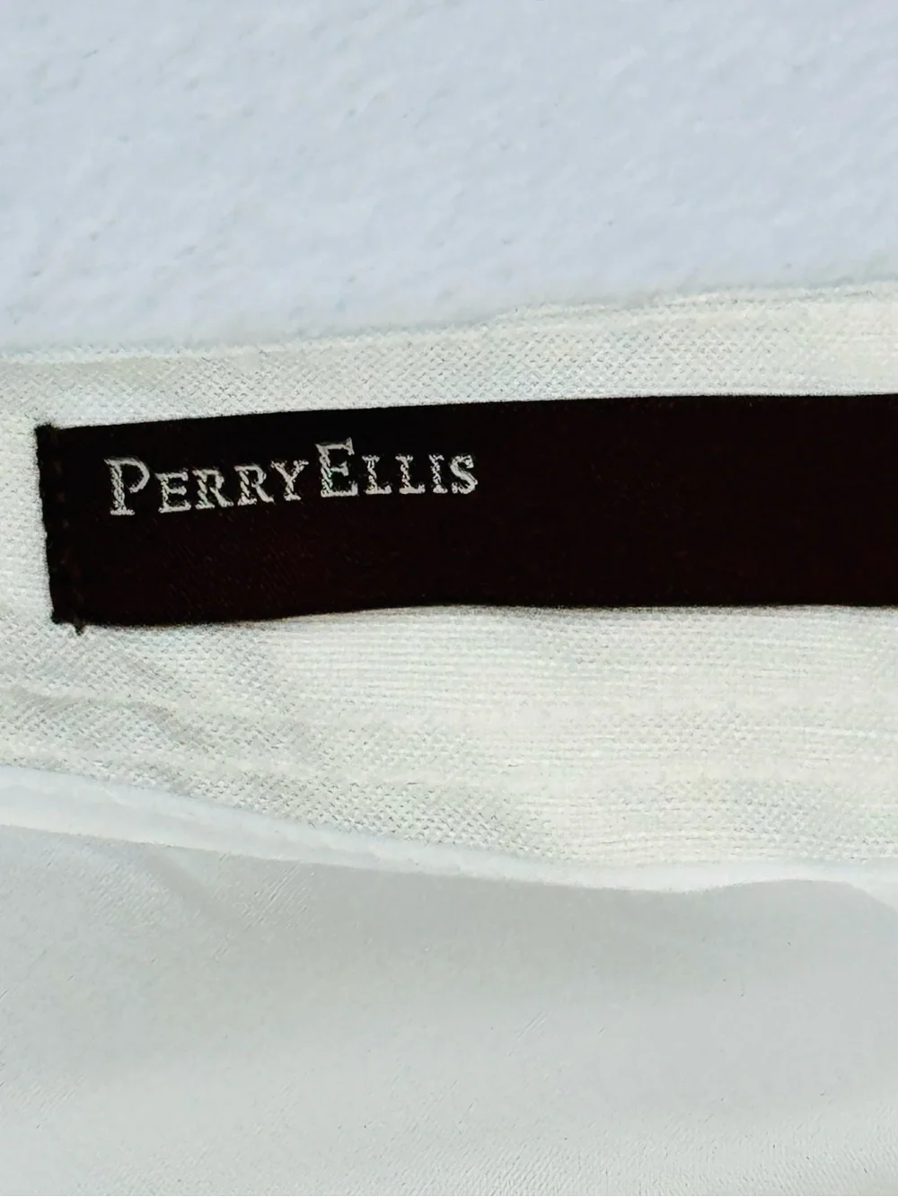 Perry Ellis NWT Linen Blend Pants. Ivory color. Drawstring waist. Men’s size 36.